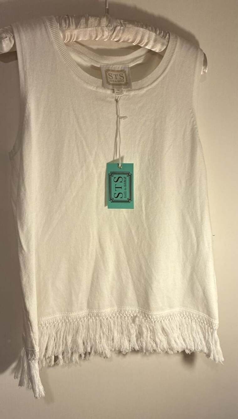 Sail to Sable Sleeveless Fringe Knit Top Size M White